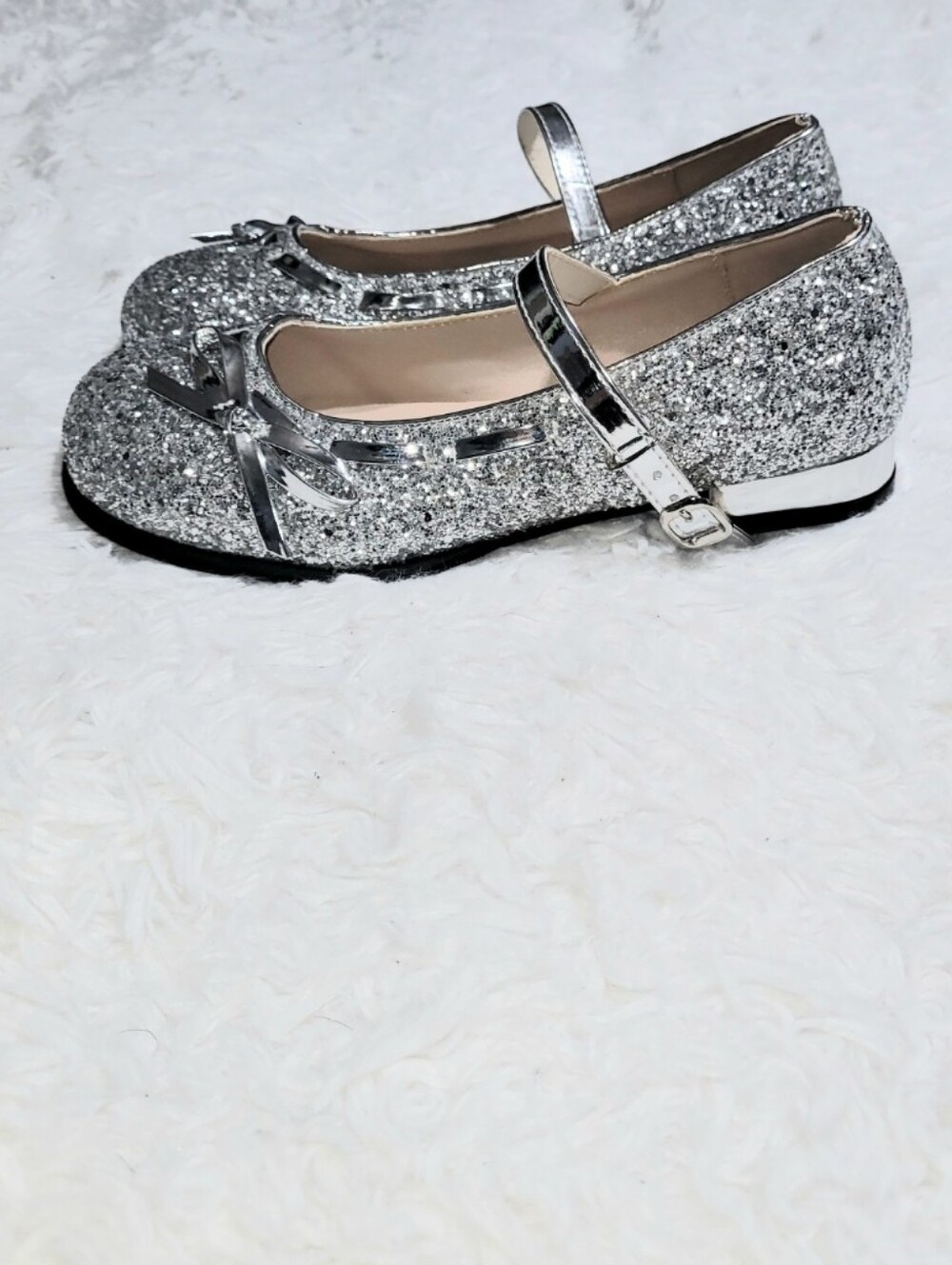 Silver Sparkly Mary Jane Flat Shoes with Buckle and Bow Women's US 7! ✨️